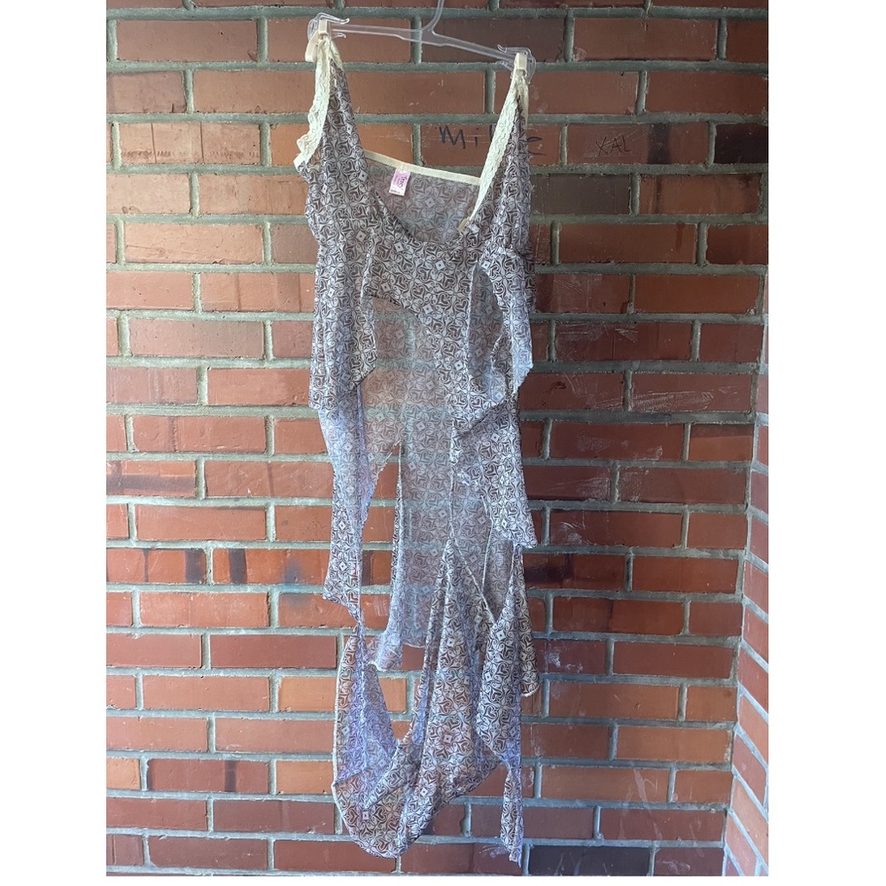 Super cute dainty slip dress!